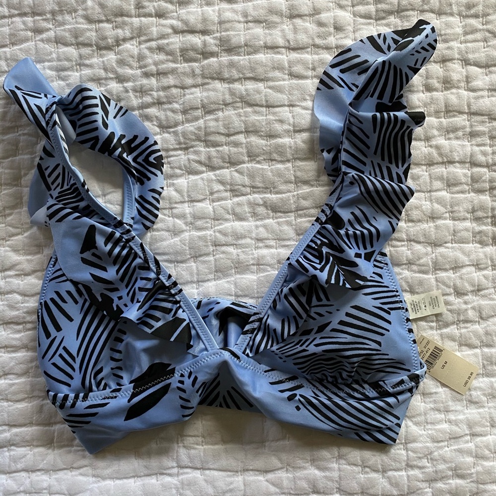 NWT Aerie Ruffle Bikini Top